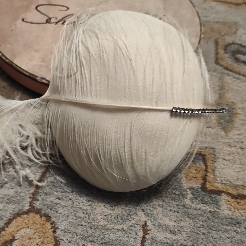 Schiaparelli White Feathered Women's Hat - Picture 6 of 9
